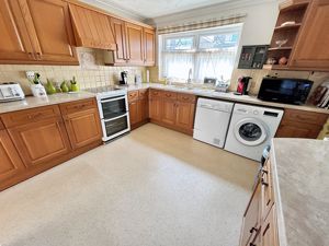 Kitchen- click for photo gallery